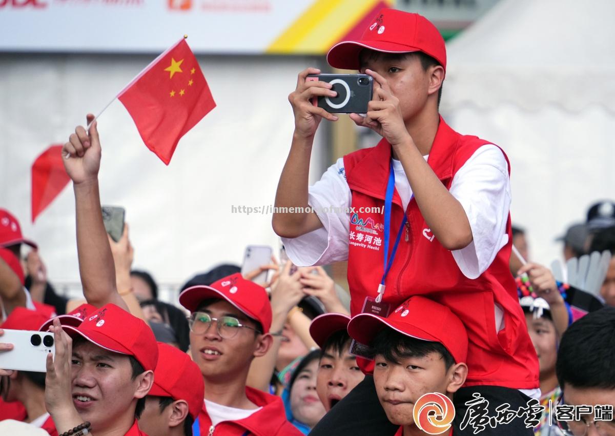 冲刺终点！运动员们奋力拼搏争夺胜利